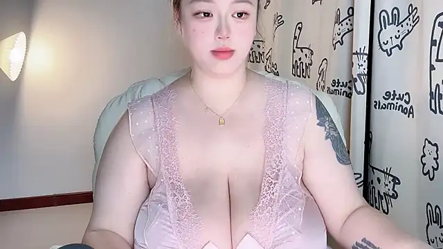 Snapshot of 520-vivo chatting on 10.24.25 520-vivo online show from 10.24.25