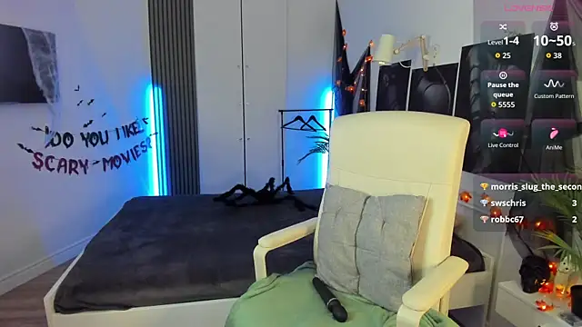 SashaSunlight online show from 10.29.25