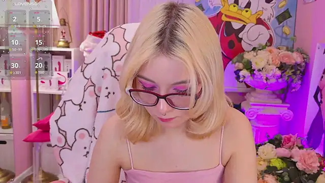 Coconut Mia online show from 12.10.24