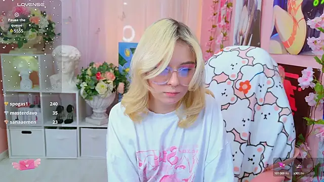 Coconut Mia online show from 01.18.25