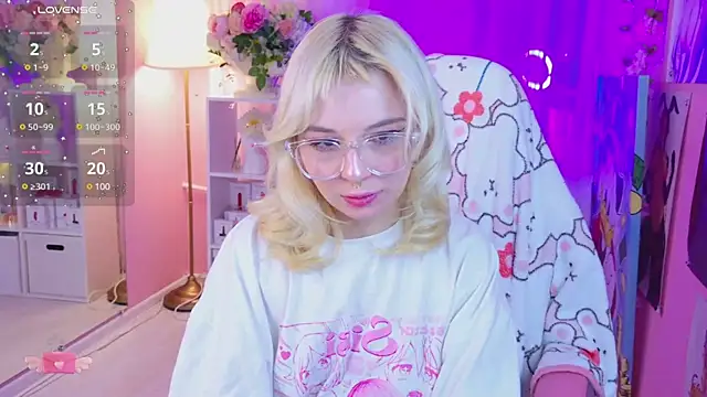 Coconut Mia online show from 03.04.25