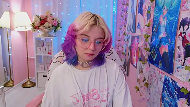 Coconut Mia online show from 11.19.25