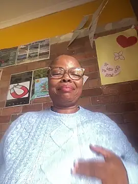 Snapshot of Nomthie chatting on 03.21.26 Nomthie online show from 03.21.26