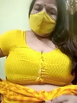 Snapshot of IndianAngle chatting on 11.08.25 IndianAngle online show from 11.08.25