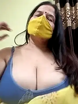 Snapshot of IndianAngle chatting on 12.05.25 IndianAngle online show from 12.05.25