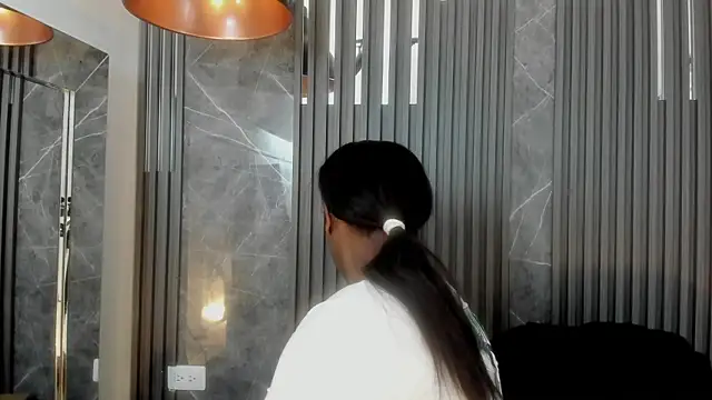 SaraiEvans online show from 02.12.25