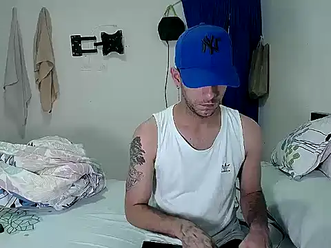 Snapshot of dirty_boy_horny chatting on 11.16.25 dirty boy horny online show from 11.16.25