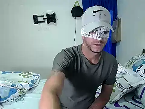 Snapshot of dirty_boy_horny chatting on 11.19.25 dirty boy horny online show from 11.19.25