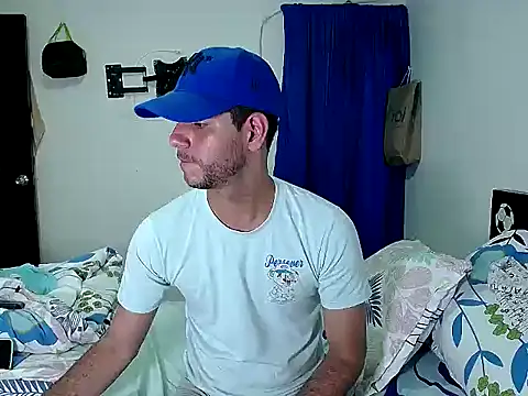 Snapshot of dirty_boy_horny chatting on 11.21.25 dirty boy horny online show from 11.21.25