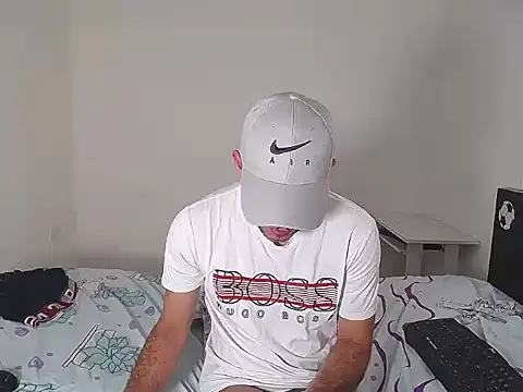 Snapshot of dirty_boy_horny chatting on 11.30.25 dirty boy horny online show from 11.30.25