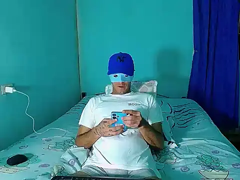 Snapshot of dirty_boy_horny chatting on 01.17.26 dirty boy horny online show from 01.17.26