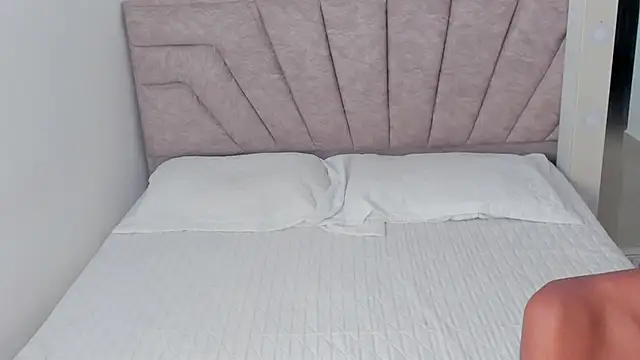 SavannahWildee online show from 04.29.26