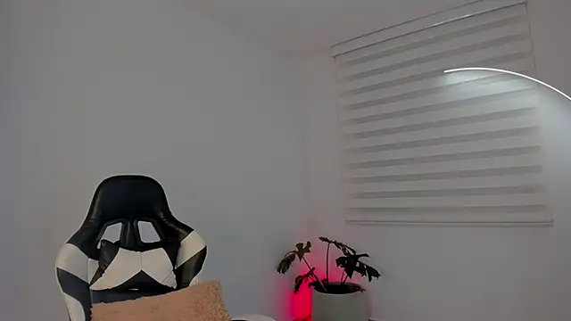SavannahWildee online show from 07.25.26