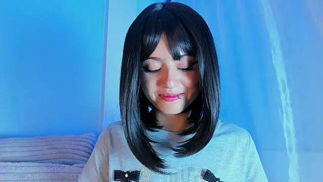 Snapshot of EmilyWithe chatting on 09.29.25 EmilyWithe online show from 09.29.25