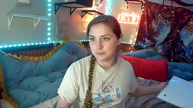 Snapshot of mirannacult chatting on 12.15.24 mirannacult online show from 12.15.24