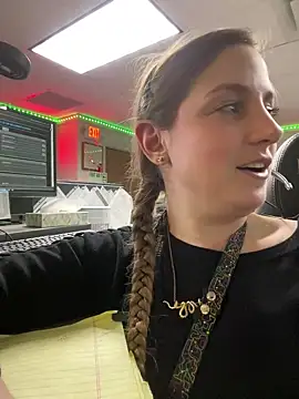 Snapshot of mirannacult chatting on 12.21.24 mirannacult online show from 12.21.24