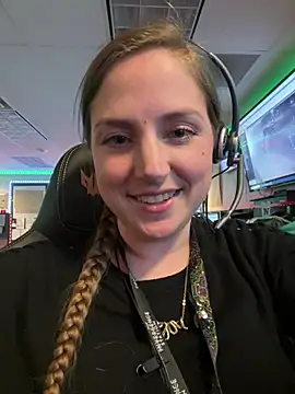 Snapshot of mirannacult chatting on 12.21.24 mirannacult online show from 12.21.24