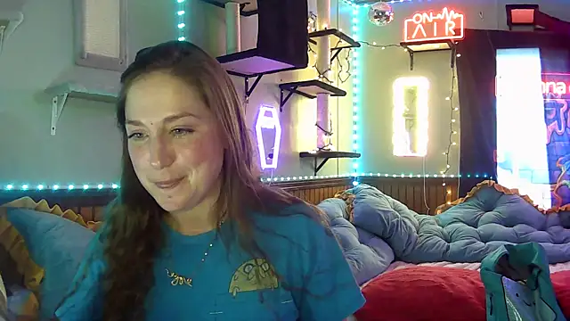 Snapshot of mirannacult chatting on 12.21.24 mirannacult online show from 12.21.24