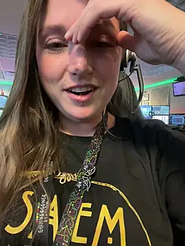 Snapshot of mirannacult chatting on 12.22.24 mirannacult online show from 12.22.24