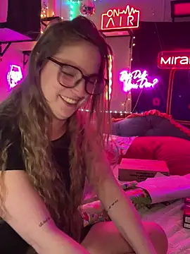 Snapshot of mirannacult chatting on 12.25.24 mirannacult online show from 12.25.24