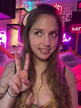 Snapshot of mirannacult chatting on 12.30.24 mirannacult online show from 12.30.24