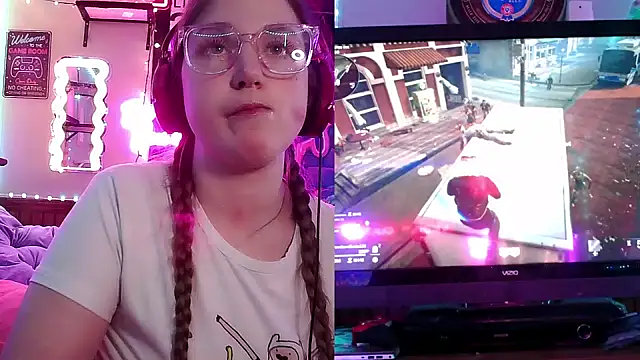 Snapshot of mirannacult chatting on 01.06.25 mirannacult online show from 01.06.25