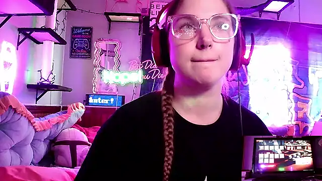 Snapshot of mirannacult chatting on 02.01.25 mirannacult online show from 02.01.25