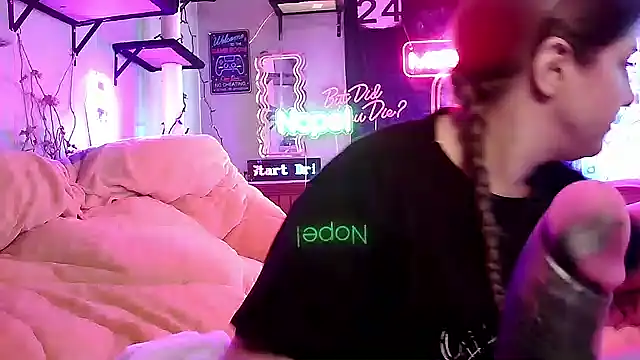 Snapshot of mirannacult chatting on 02.27.25 mirannacult online show from 02.27.25