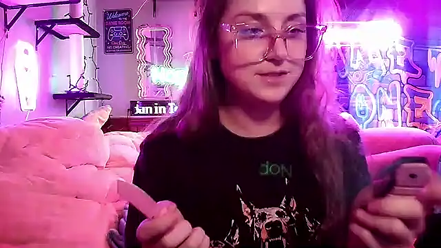 Snapshot of mirannacult chatting on 03.04.25 mirannacult online show from 03.04.25