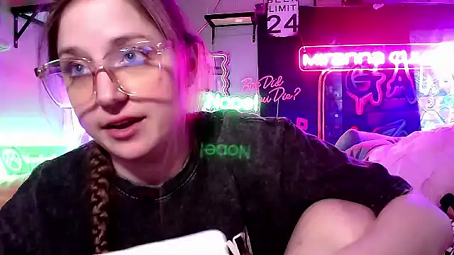 Snapshot of mirannacult chatting on 03.14.25 mirannacult online show from 03.14.25