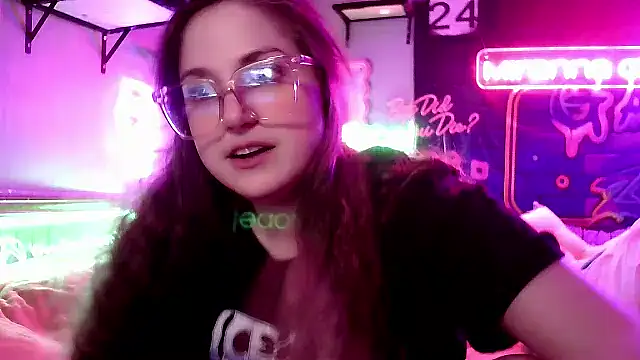 Snapshot of mirannacult chatting on 03.19.25 mirannacult online show from 03.19.25