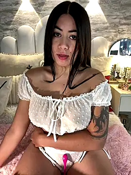 Snapshot of _MadiLee_ chatting on 12.05.24 MadiLee online show from 12.05.24