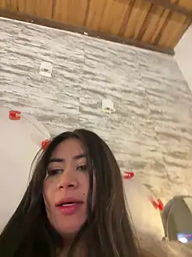 Snapshot of _MadiLee_ chatting on 02.09.25 MadiLee online show from 02.09.25