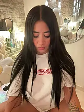 Snapshot of _MadiLee_ chatting on 03.11.25 MadiLee online show from 03.11.25