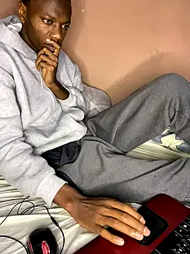 Snapshot of fireboyafrica chatting on 09.25.25 fireboyafrica online show from 09.25.25