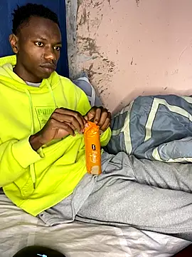 Snapshot of fireboyafrica chatting on 11.11.25 fireboyafrica online show from 11.11.25