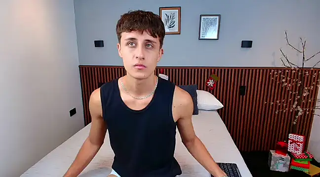 Snapshot of JoseloEvans chatting on 12.27.24 JoseloEvans online show from 12.27.24