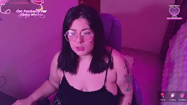 Snapshot of Azamy-12 chatting on 10.27.25 Azamy-12 online show from 10.27.25