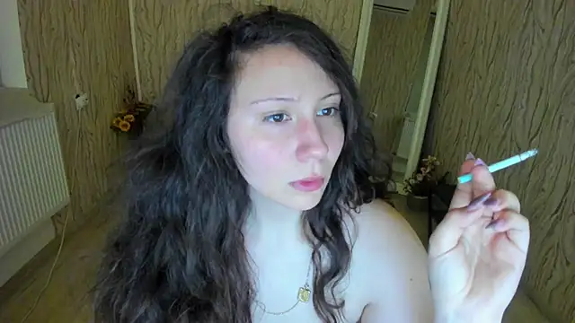 Snapshot of AishaRouhi chatting on 02.01.25 AishaRouhi online show from 02.01.25