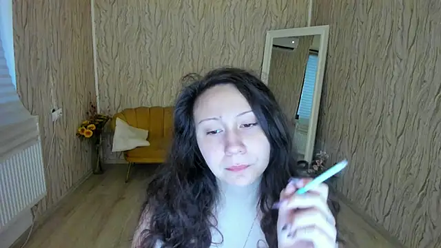 Snapshot of AishaRouhi chatting on 02.13.25 AishaRouhi online show from 02.13.25