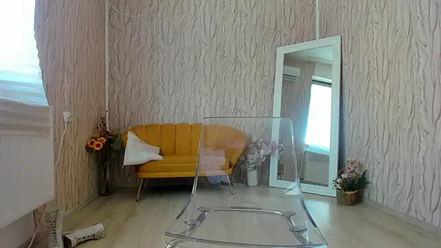 Snapshot of AishaRouhi chatting on 02.19.25 AishaRouhi online show from 02.19.25