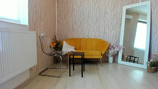 Snapshot of AishaRouhi chatting on 02.26.25 AishaRouhi online show from 02.26.25