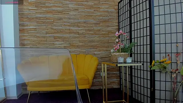 Snapshot of AishaRouhi chatting on 09.12.25 AishaRouhi online show from 09.12.25