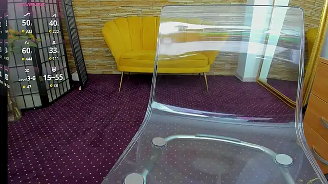 Snapshot of AishaRouhi chatting on 09.18.25 AishaRouhi online show from 09.18.25