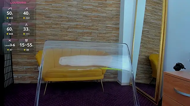 Snapshot of AishaRouhi chatting on 09.24.25 AishaRouhi online show from 09.24.25