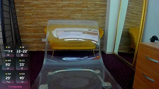 Snapshot of AishaRouhi chatting on 10.20.25 AishaRouhi online show from 10.20.25