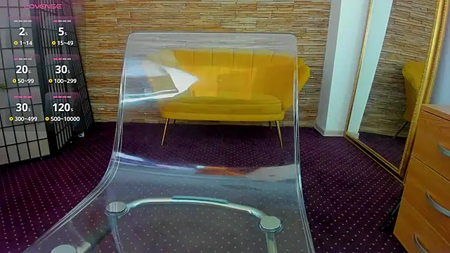 Snapshot of AishaRouhi chatting on 10.22.25 AishaRouhi online show from 10.22.25