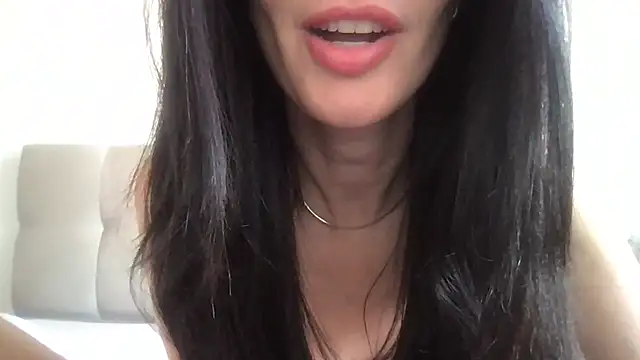 Snapshot of paolajonez chatting on 12.05.25 paolajonez online show from 12.05.25