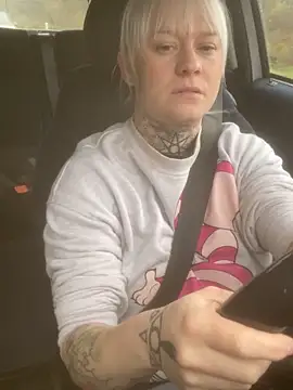 poussichienne online show from 11.15.25