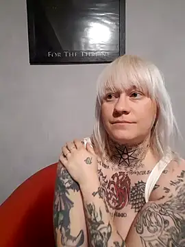 poussichienne online show from 11.20.25